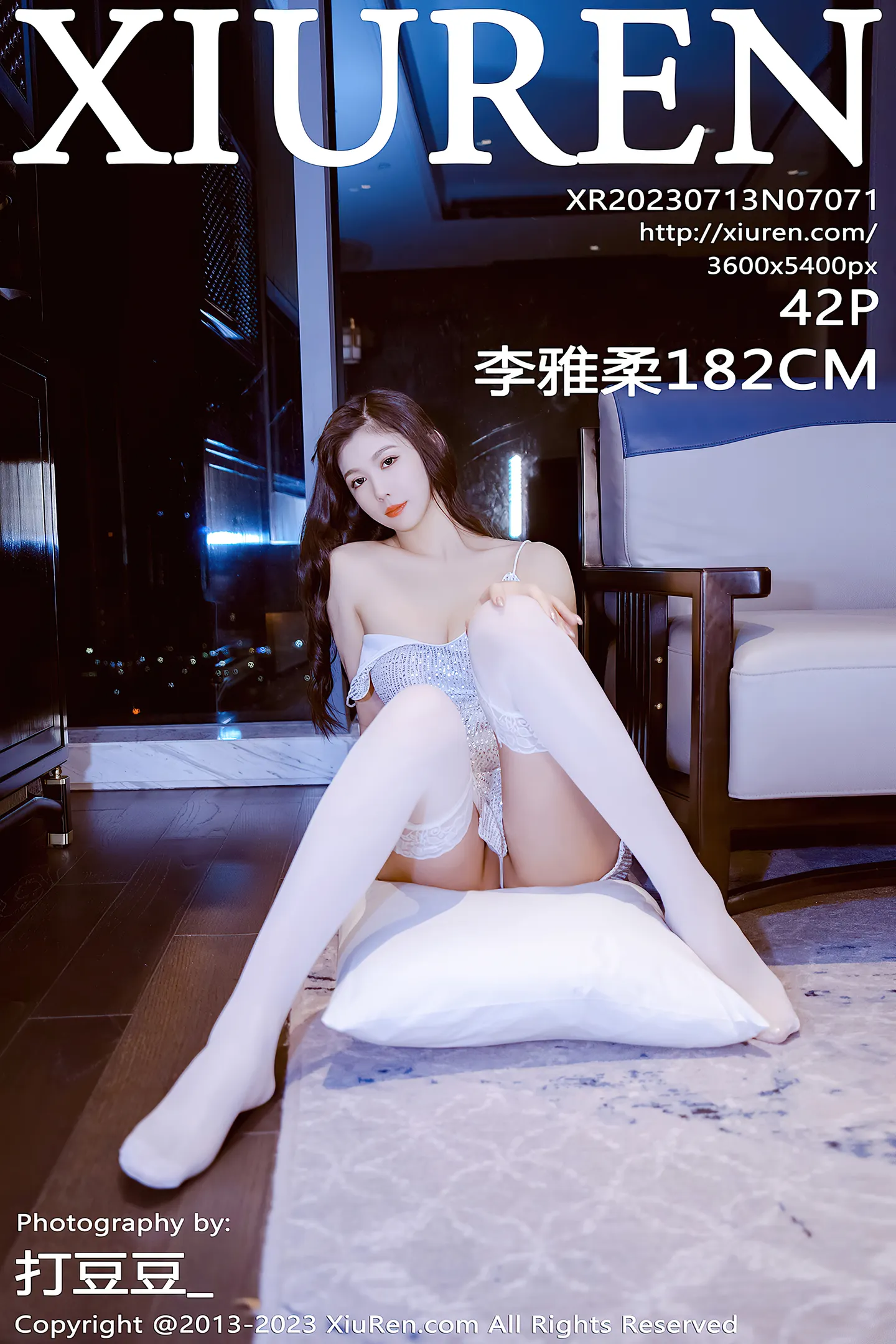 [XiuRen秀人网]No.7071_模特李雅柔182CM白色闪亮吊带裙配白丝袜秀高挑身材诱惑写真42P-秀人网 - XiuRen.Space